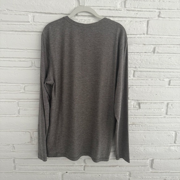 NWOT VUORI Women’s Long Sleeve T-Shirt Size Large - Picture 5 of 5